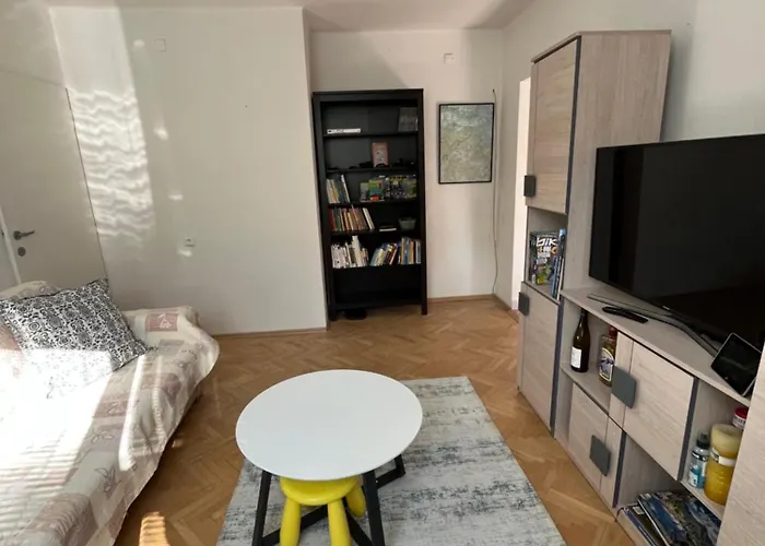 Hora Apartment